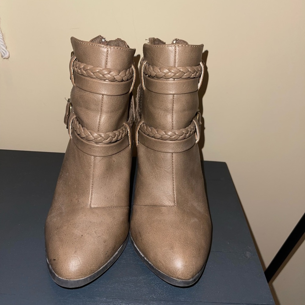 Braided and cut out botties